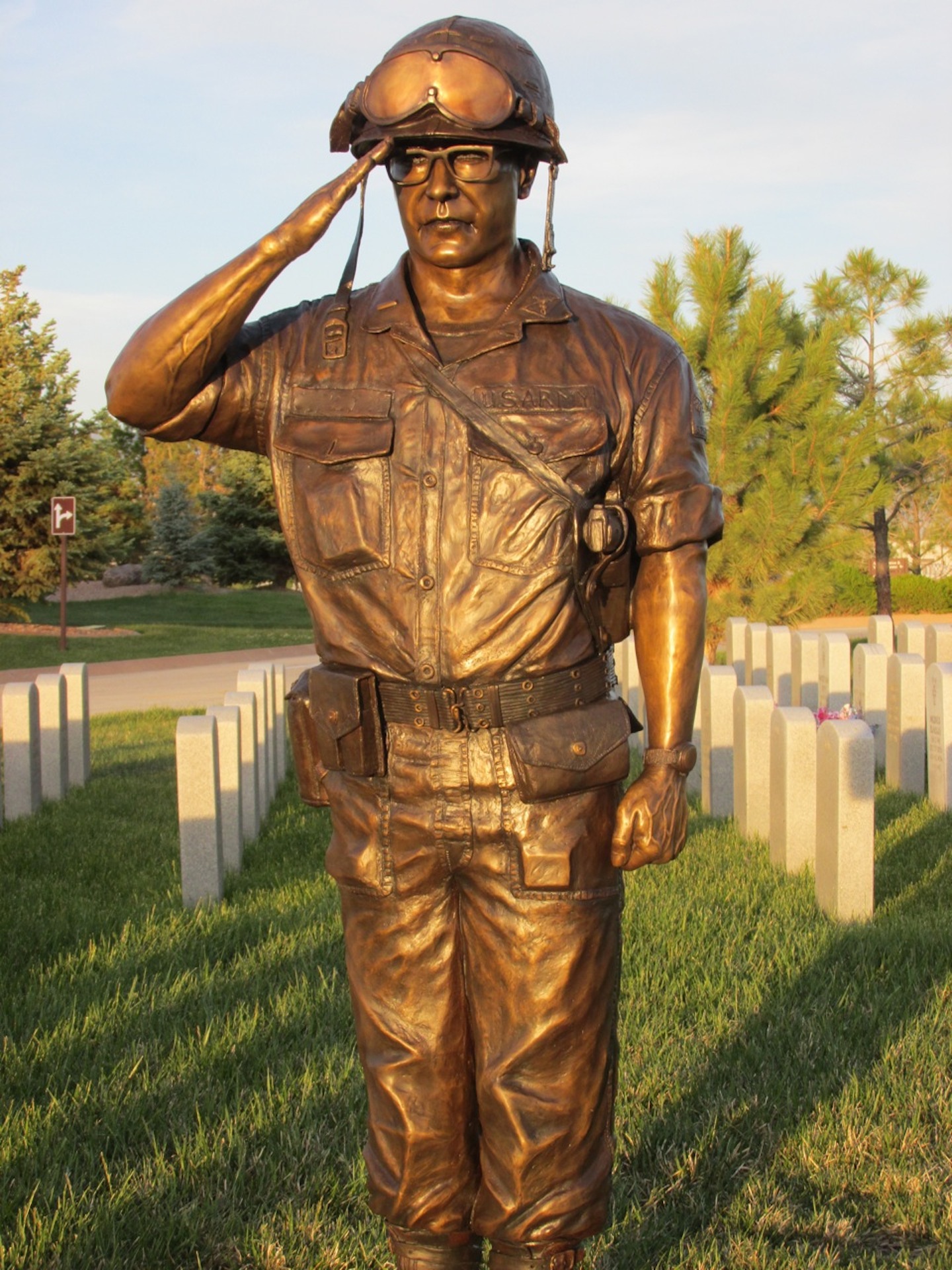 Shaffer Bronze - Human Figure "Saluting Soldier 3"